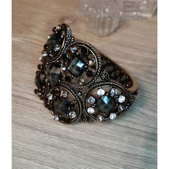 Chunky Brass Tone Statement Clamper Bracelet - Picture 3 of 4